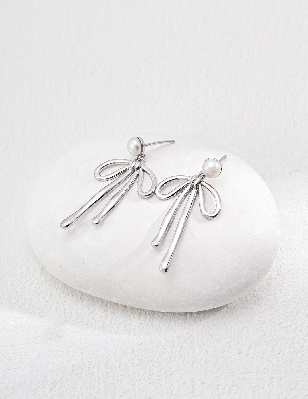 Ribbon S925 Sterling Silver Earrings with Natural Pearl